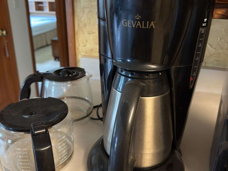 older-coffee-makers-image-5