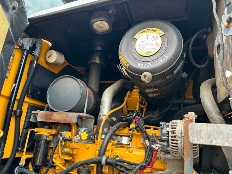 2010-deere-644k-image-41
