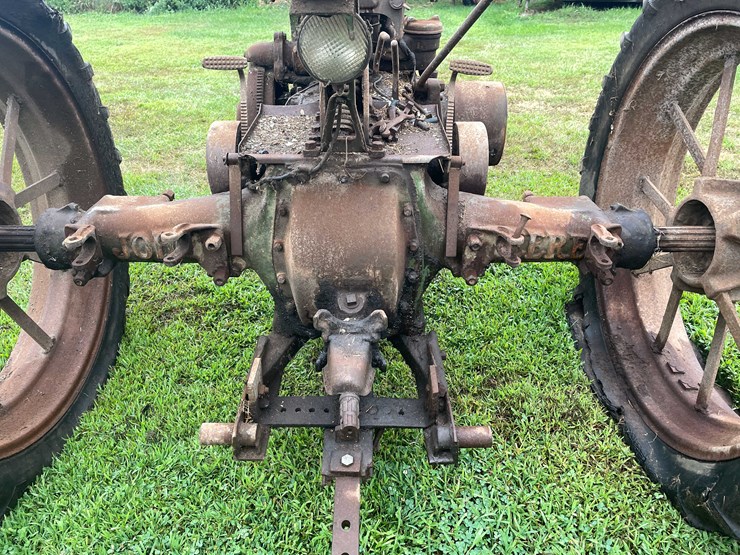 #6682-•-1946-john-deere-parts-tractor-image-15