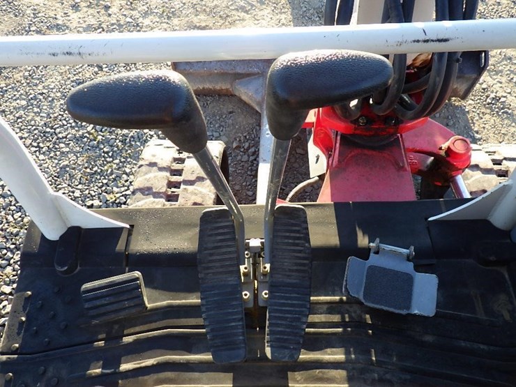 2019-takeuchi-tb230-image-32