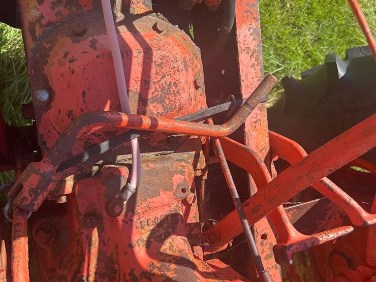 allis-chalmers-wd-tractor-image-12