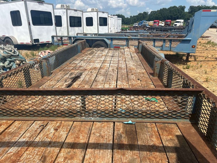2013-80"-x-20'-t/a-gooseneck-trailer-image-9