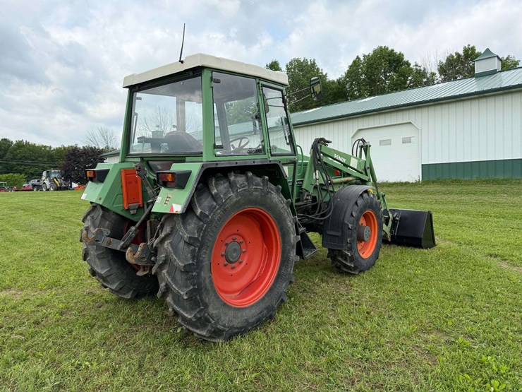 one-owner-fendt-305-lsa-with-loader-image-6