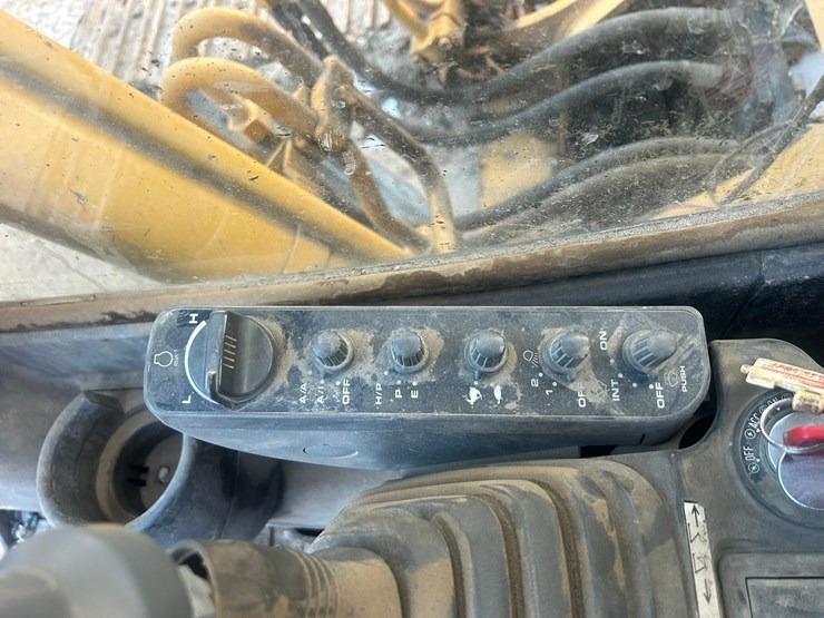 2003-deere-200c-lc-image-52