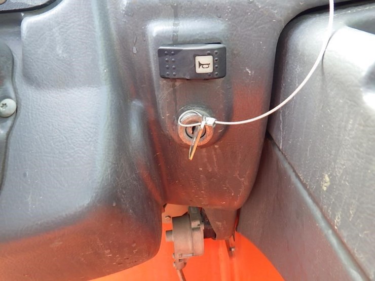 2017-jlg-g5-18a-image-25