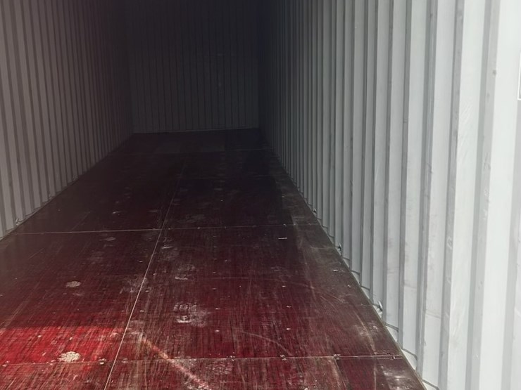 #1054-•-40'-containers-image-6