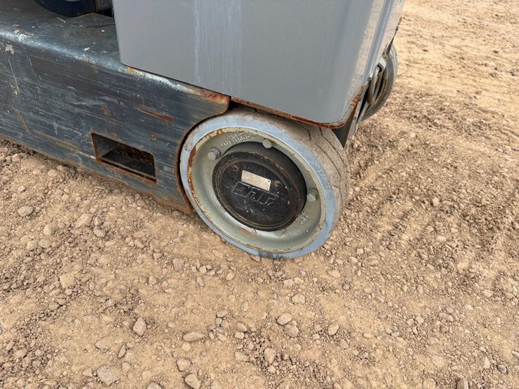 2016-jlg-20mvl-image-10