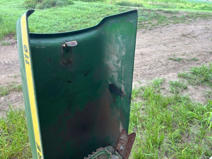 john-deere-110-image-26
