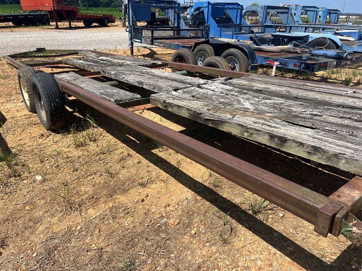 28'-john-deere-donahue-t/a-equipment-trailer-image-2