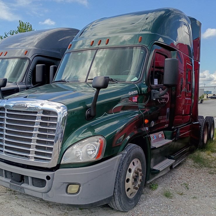 2017 FREIGHTLINER CASCADIA 125