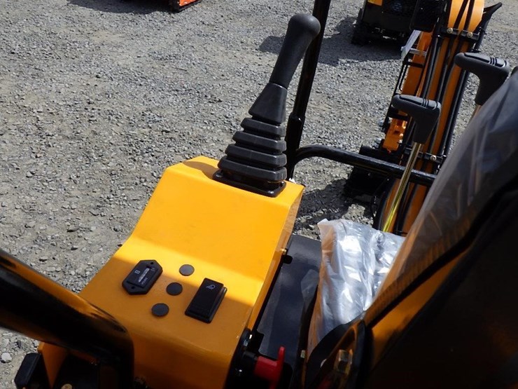 2025-vicsec-vc15-hydraulic-excavator-image-22