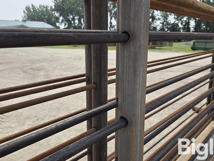 24'-free-standing-panels-(bid-per-unit)-image-10