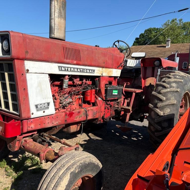 INTERNATIONAL 966