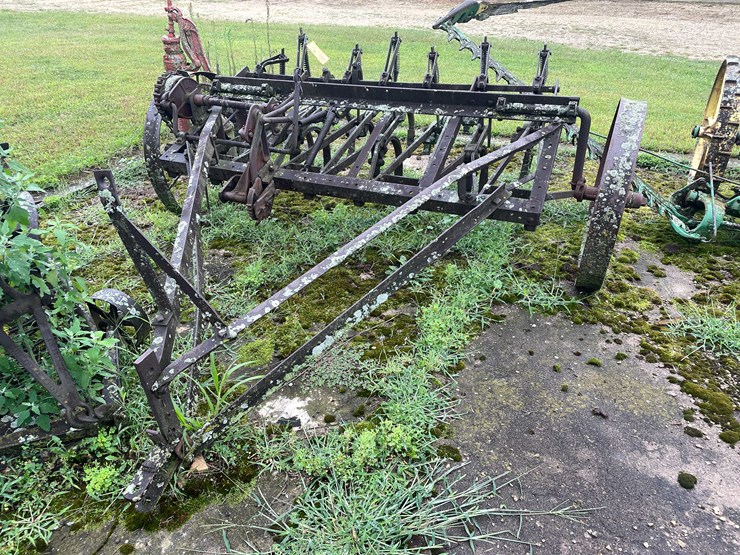 #7496-•-antique-field-cultivator-image-1