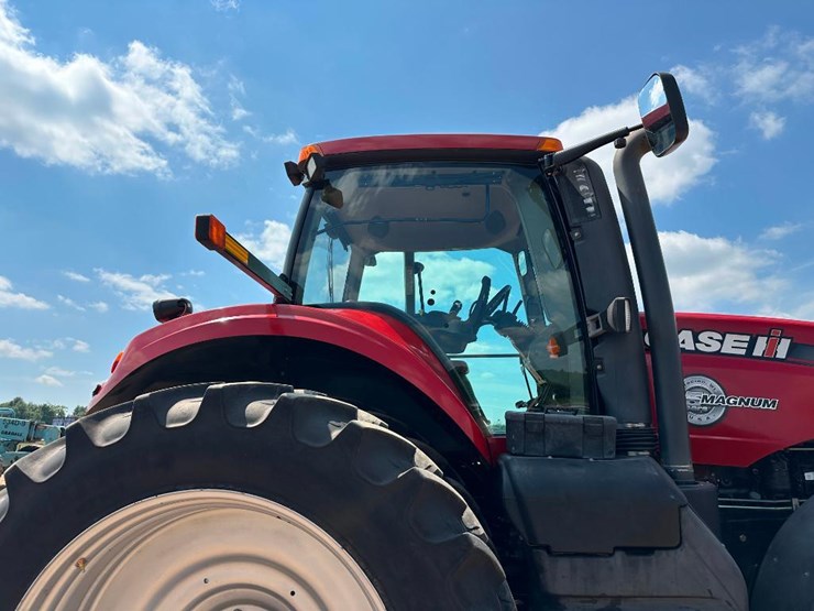 2015-case-ih-magnum-315-image-22