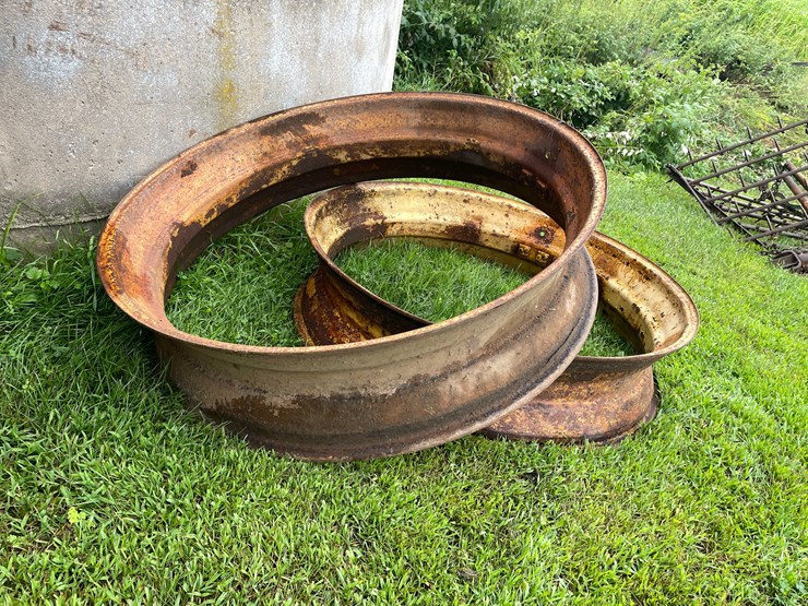 #7456-•-pair-of-tractor-tire-rims-image-5