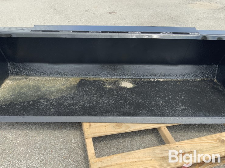 72"-skid-steer-bucket-image-12