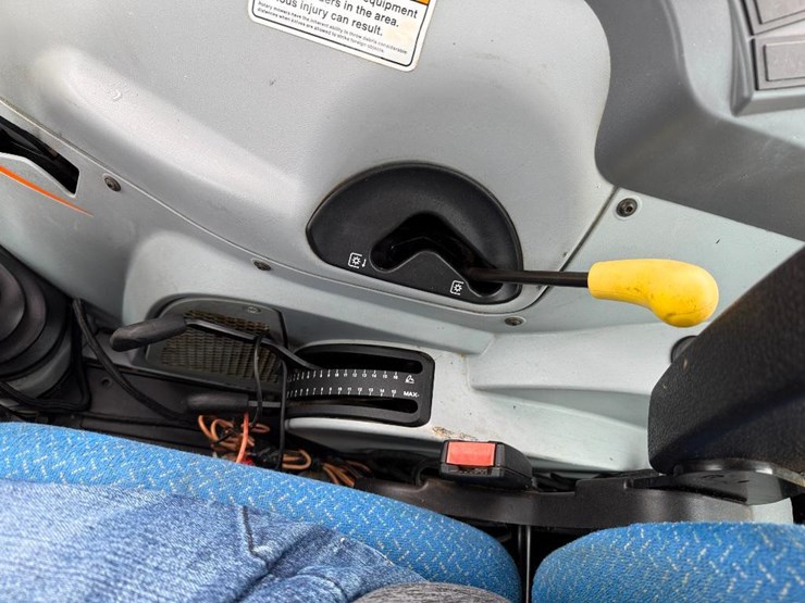 2016-new-holland-ts6.110-image-63