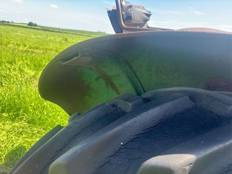 john-deere-70-image-31