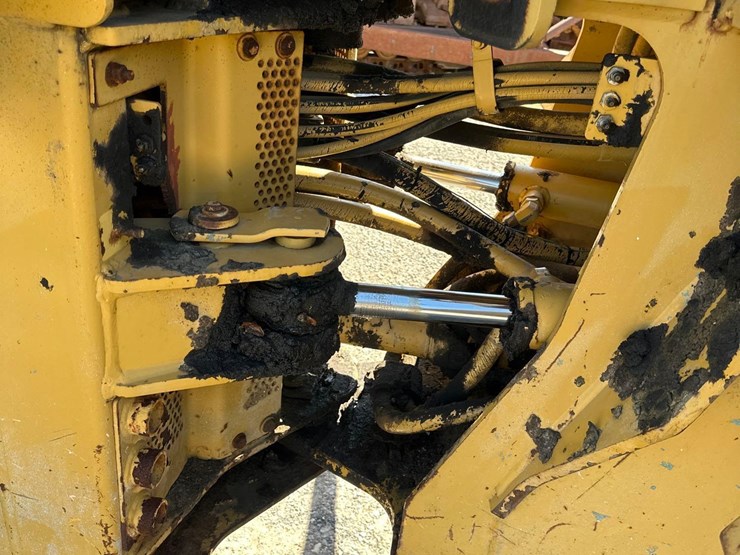 caterpillar-938g-image-7