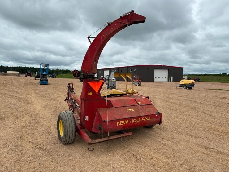 new-holland-770-image-5
