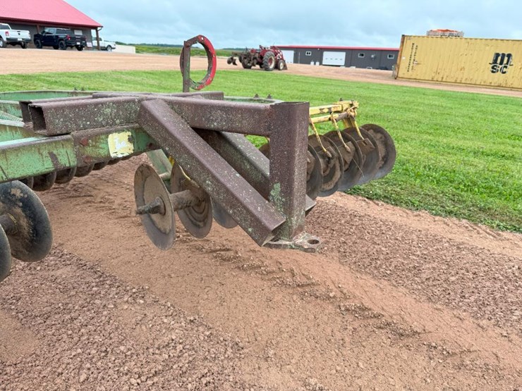 john-deere-210-image-22