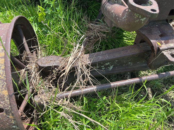 john-deere-unstyled-model-d-image-1