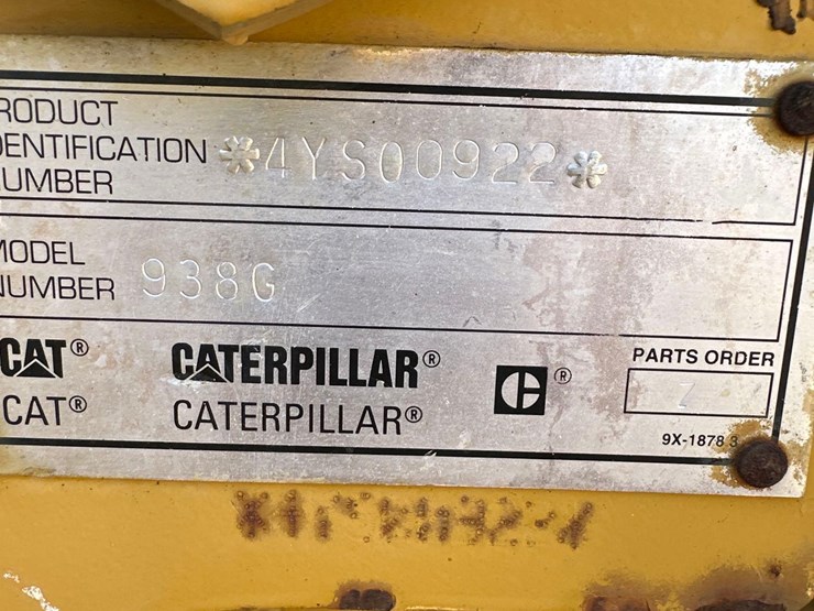 caterpillar-938g-image-16