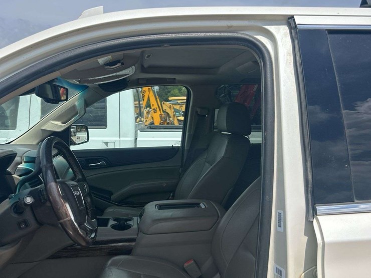 2015-gmc-yukon-xl-image-26