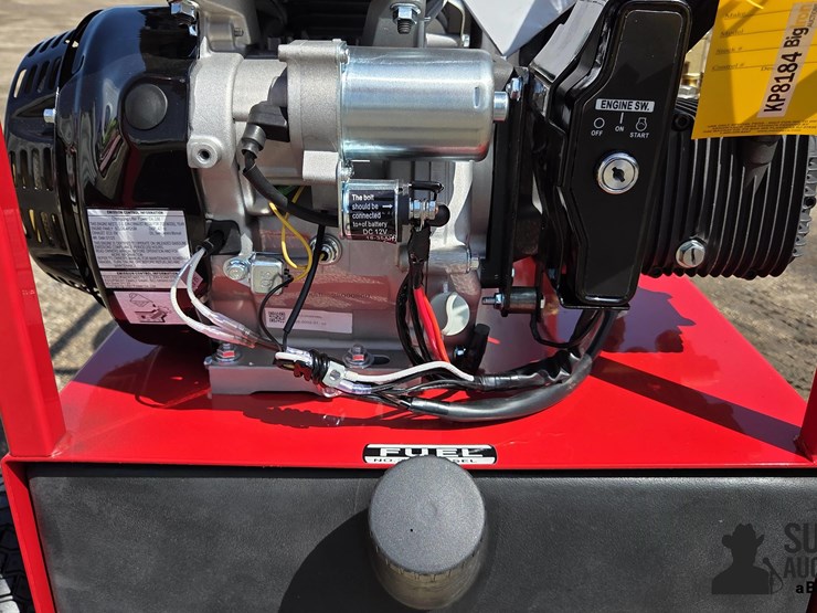 2025-magnum-4000-series-hot-water-pressure-washer-image-7