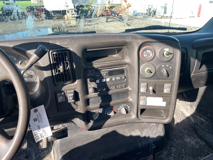 #6287-•-2005-chevy-c4500-4x4-service-truck-image-29