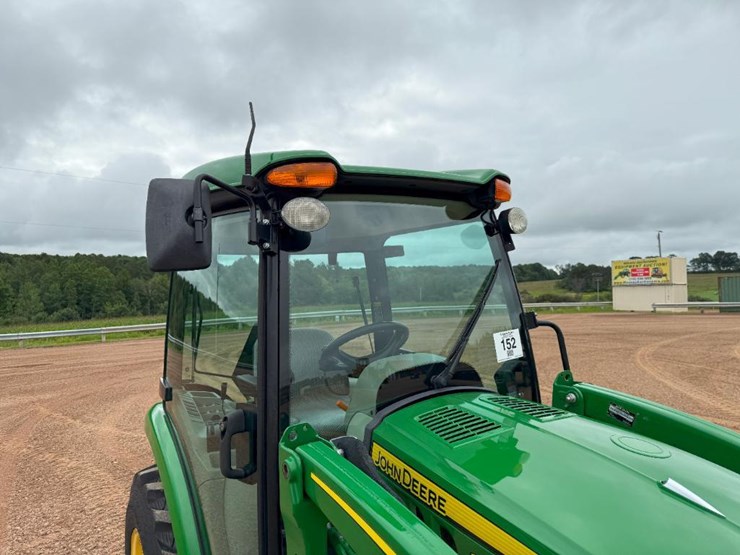 2020-john-deere-3033r-image-12
