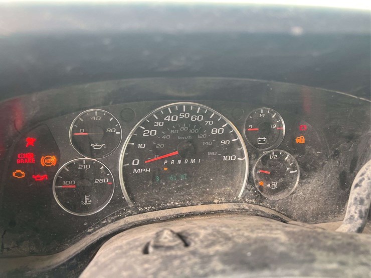 2013-gmc-3500-image-26