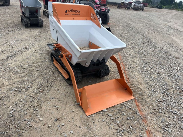 landherq-stand-on-track-loader-image-5