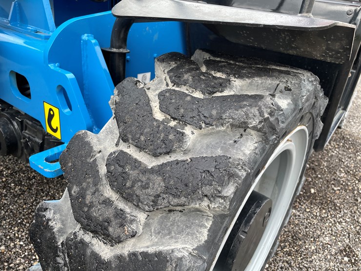 #6274-•-2014-genie-5519-5,500lbs-mini-telehandler-image-11