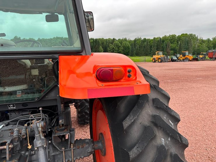 2013-kubota-m126x-image-22