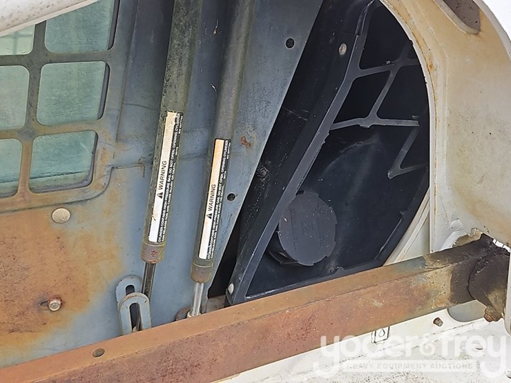2007-bobcat-t300-image-31