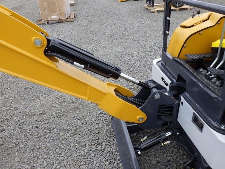 2025-sdlanch-sdle20-hydraulic-excavator-image-8