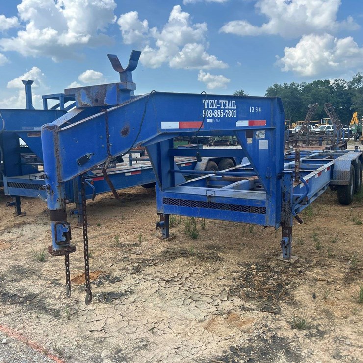 2011 5' x 22' T/A Gooseneck Trailer