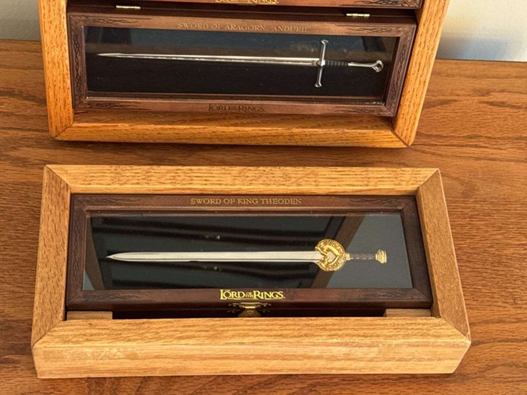 lord-of-the-rings-sword-collection-image-3