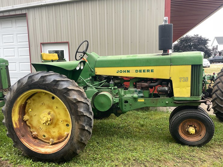 #6685-•-1959---1960-john-deere-tractor-image-1