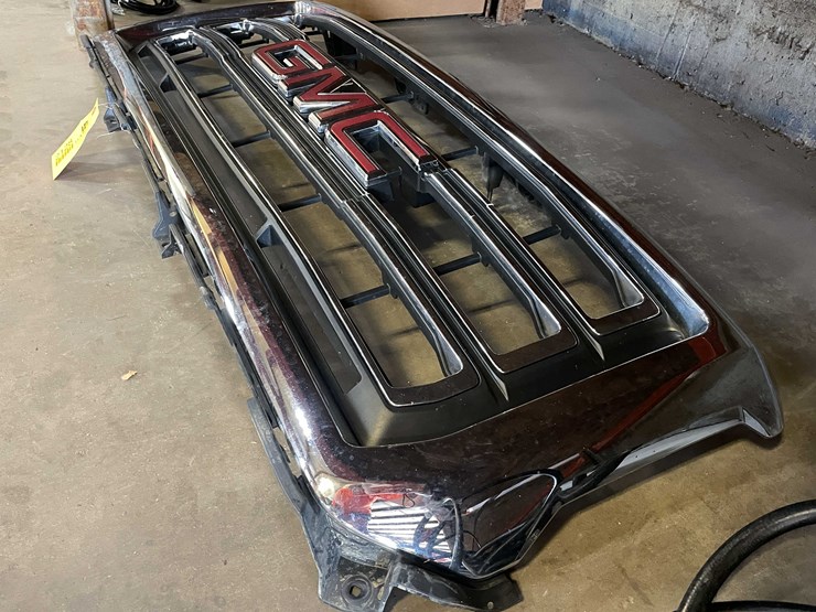#2128-•-gmc-grille-(pr5)-image-2