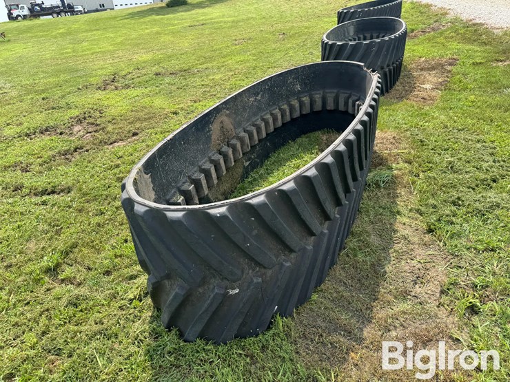 goodyear-30"-quad-track-track-image-8