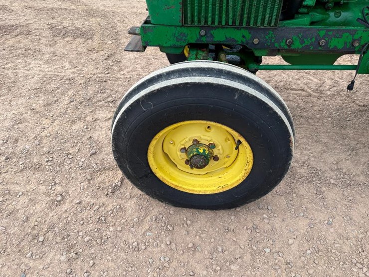 john-deere-2640-image-10