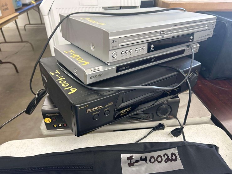 4-misc-vhs-players-image-2
