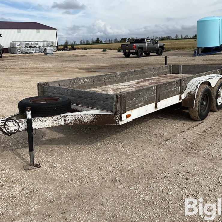 1980 W-W T/A Flatbed Trailer