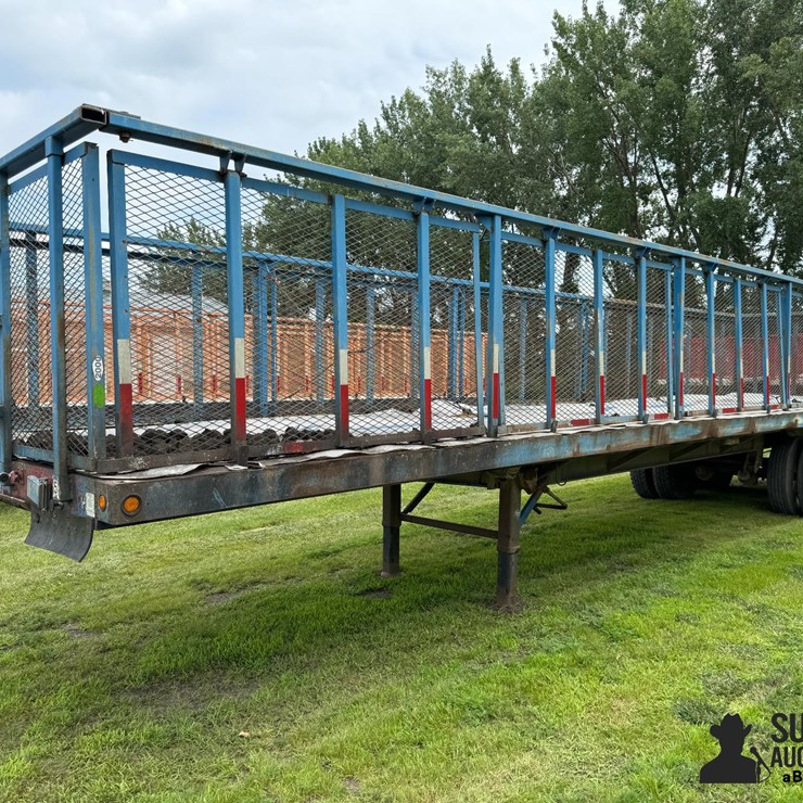 1982 Monn T/A Side Dump Sugar Beet Trailer