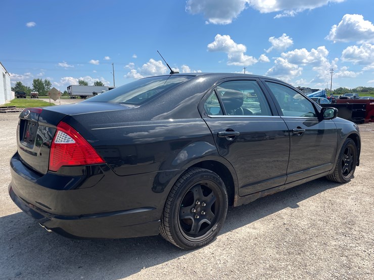 #6296-•-2010-ford-fusion-se-sedan-(has-wi-title)-image-5