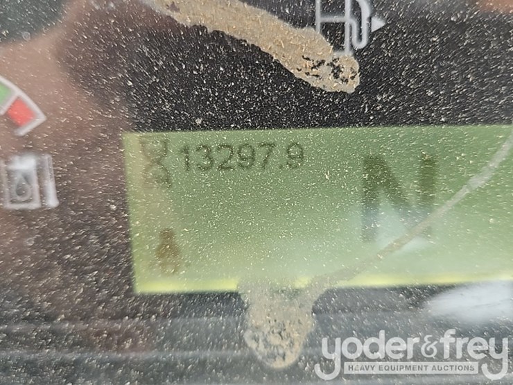 2015-caterpillar-926m-image-51