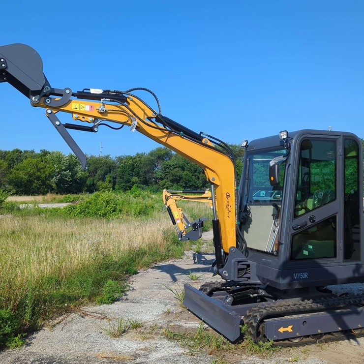 28 HP - CFG Industrial Mini Excavator Enclosed Cab - MY50R - (2025)
